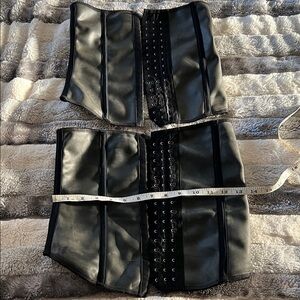 LEONISA Set of 2 Black Waist Cincher Shapewear